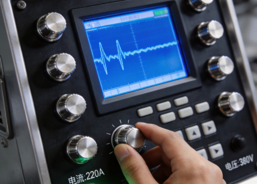 佛山电阻焊机厂家哪家靠谱？巨清华焊机实力说话